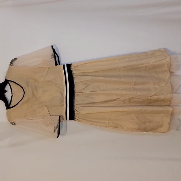 Upustyle Gardenia Embroidered Short Sleeve Midi Leght Dress - Picture 13 of 17